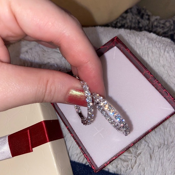 Gorgeous cubic zirconia hoops Great Christmas Gift!!! - Picture 4 of 8